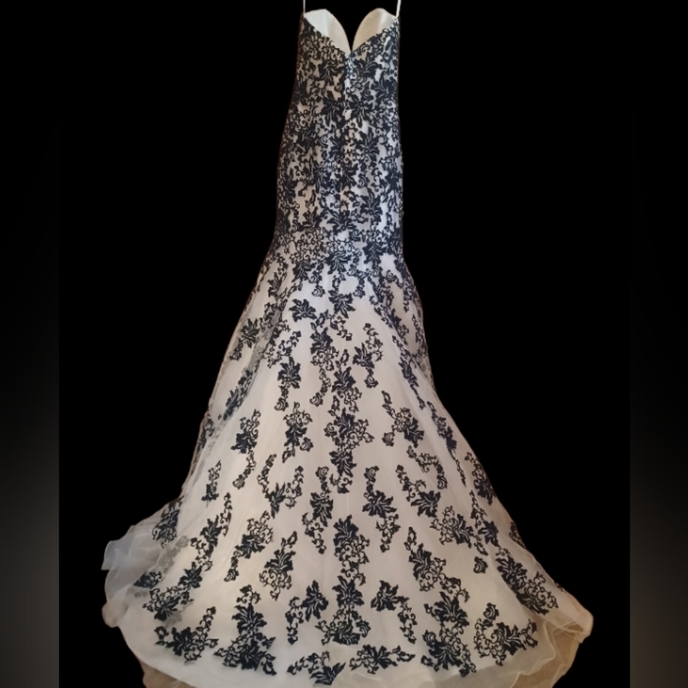 100% Authentic Allure Wedding Dress - Picture 11 of 13